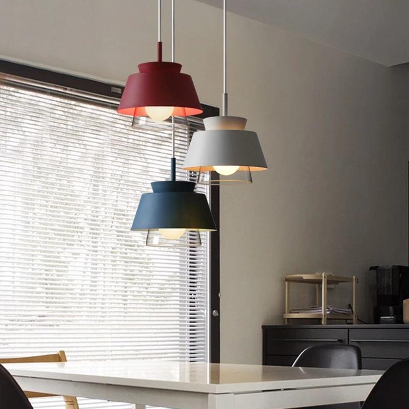 Luminous Triangle: Modern Minimalist Iron Pendant Light with Square Glass Enclosure and LED Illumination