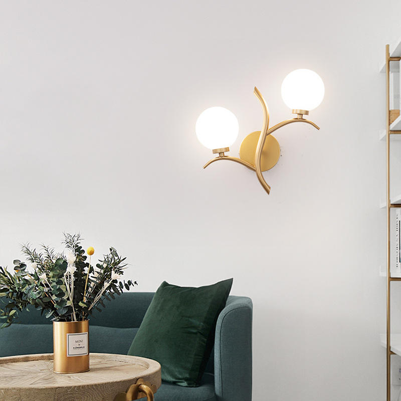 Sofia: Enchanting Tree-Shaped Wall Lamp