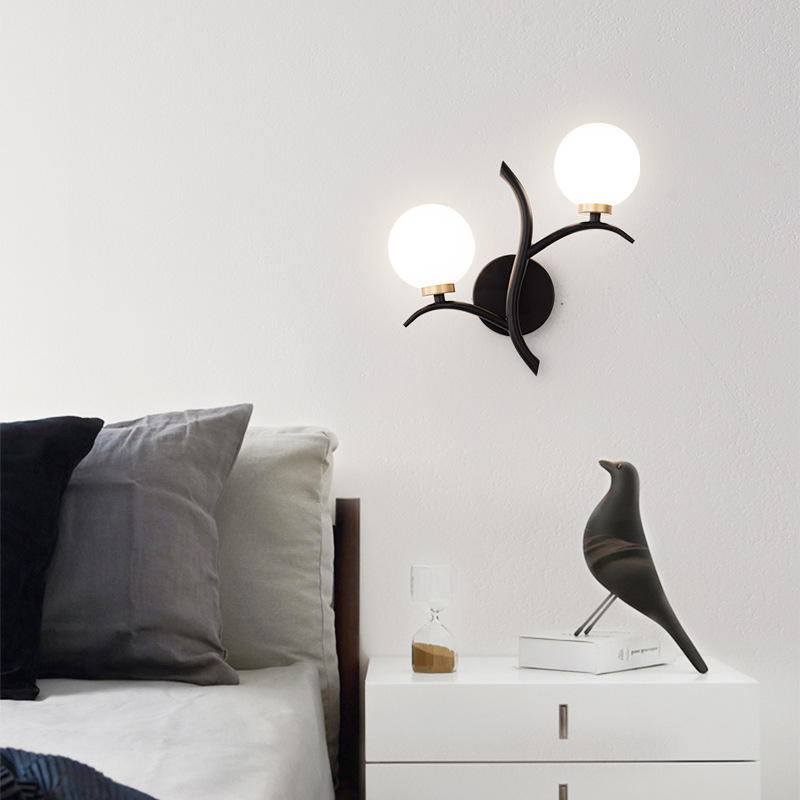 Sofia: Enchanting Tree-Shaped Wall Lamp